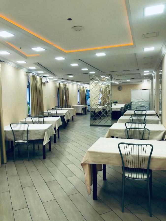 Imperial Hotel Uman Exterior photo